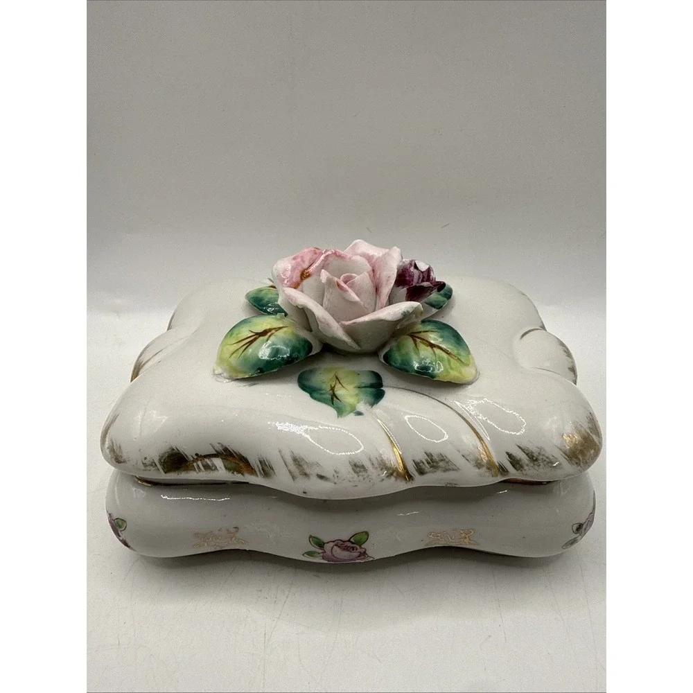 Vintage Porcelain Trinket Box – Pink Roses – Gold Trim – 1960s? 4.5